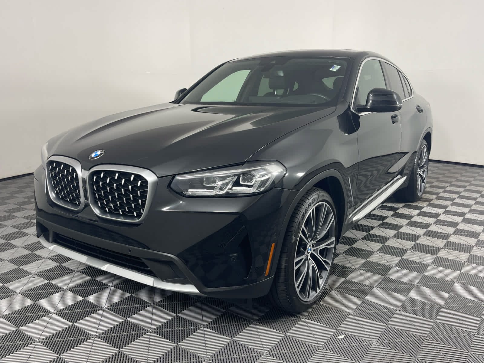 Used 2023 BMW X4 xDrive30i w/ Premium Package AWD/4WD image 7