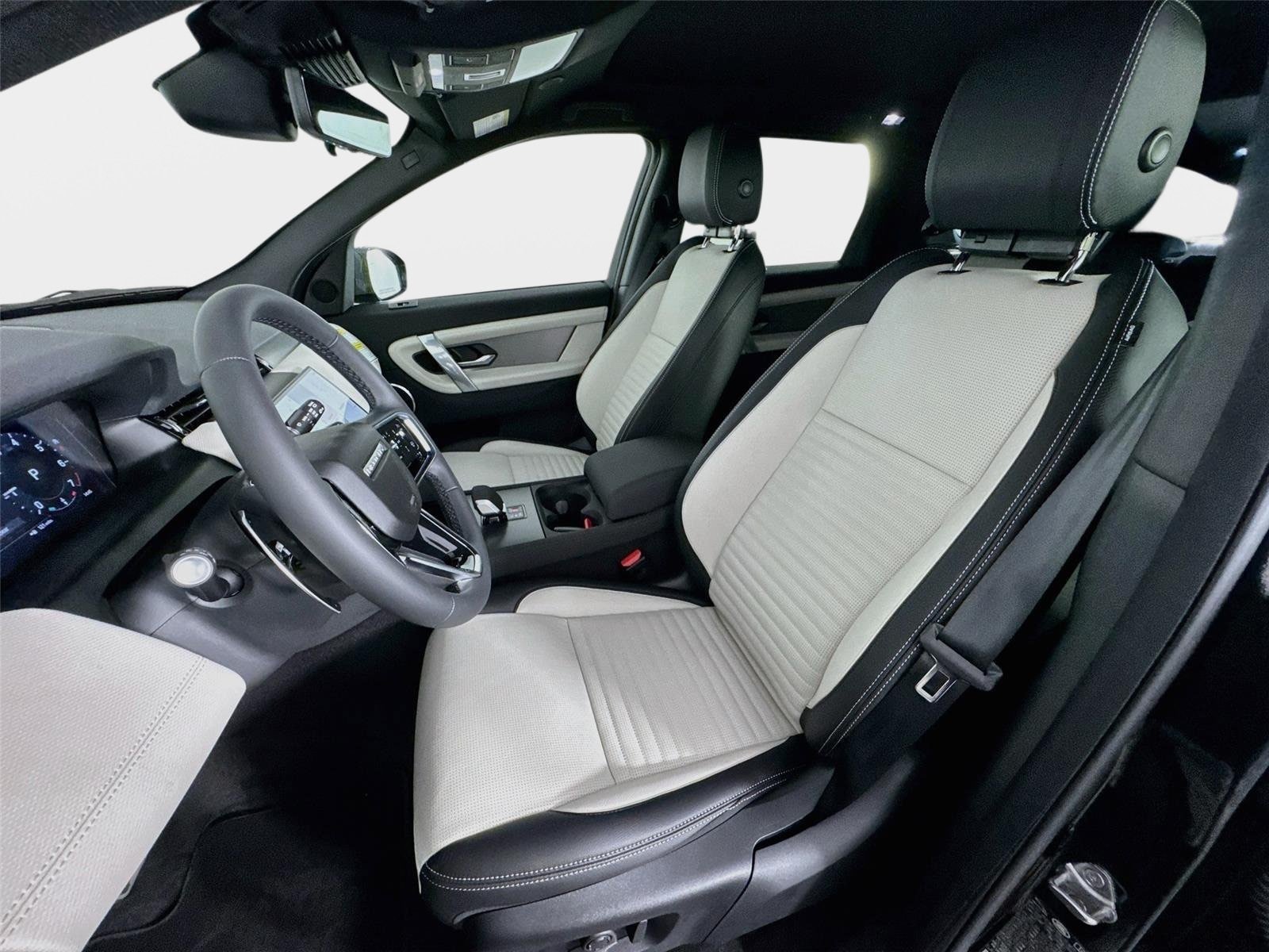 New 2026 Land Rover Discovery Sport Landmark AWD/4WD image 11