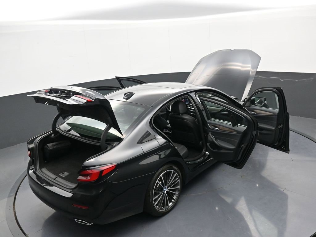 Used 2023 BMW 530e xDrive w/ Executive Package image 44