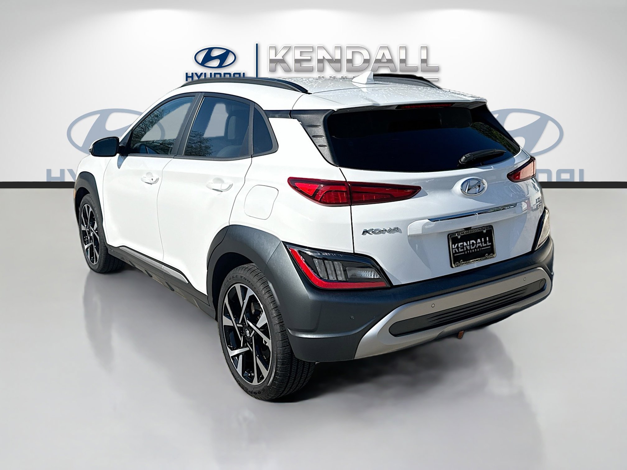 Used 2023 Hyundai Kona Limited w/ Cargo Package image 4