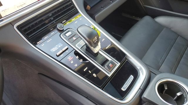 Used 2018 Porsche Panamera 4S image 18