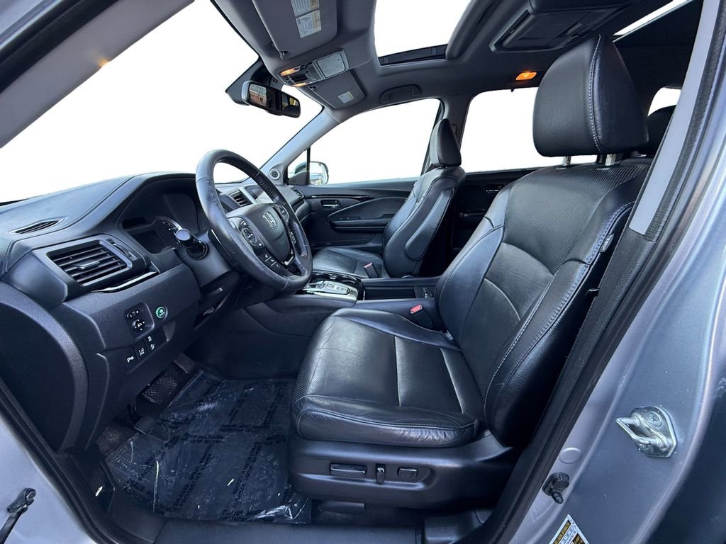 Used 2017 Honda Pilot Elite image 9