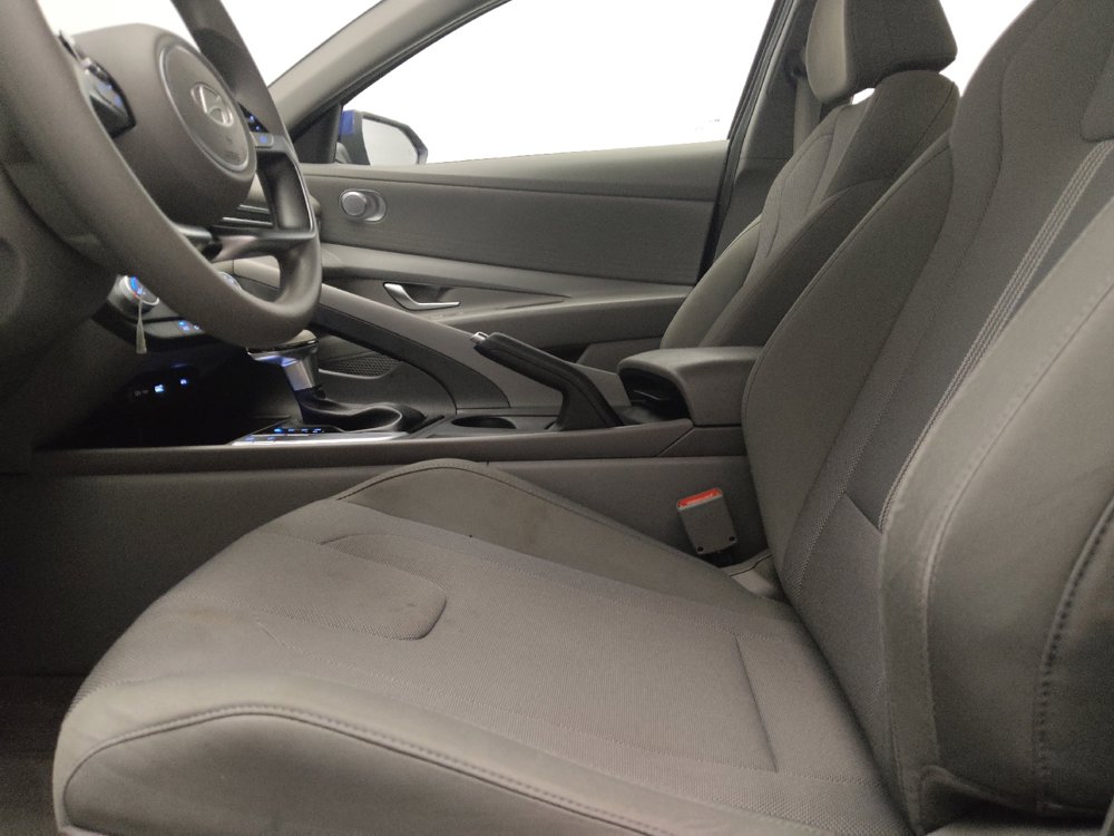 Used 2024 Hyundai Elantra SE FWD image 17
