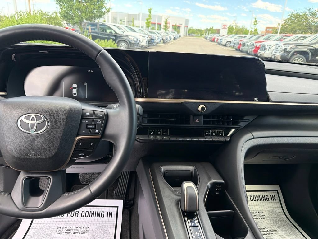 Used 2023 Toyota Crown w/ Carpet Mat Package (TMS) AWD/4WD image 27