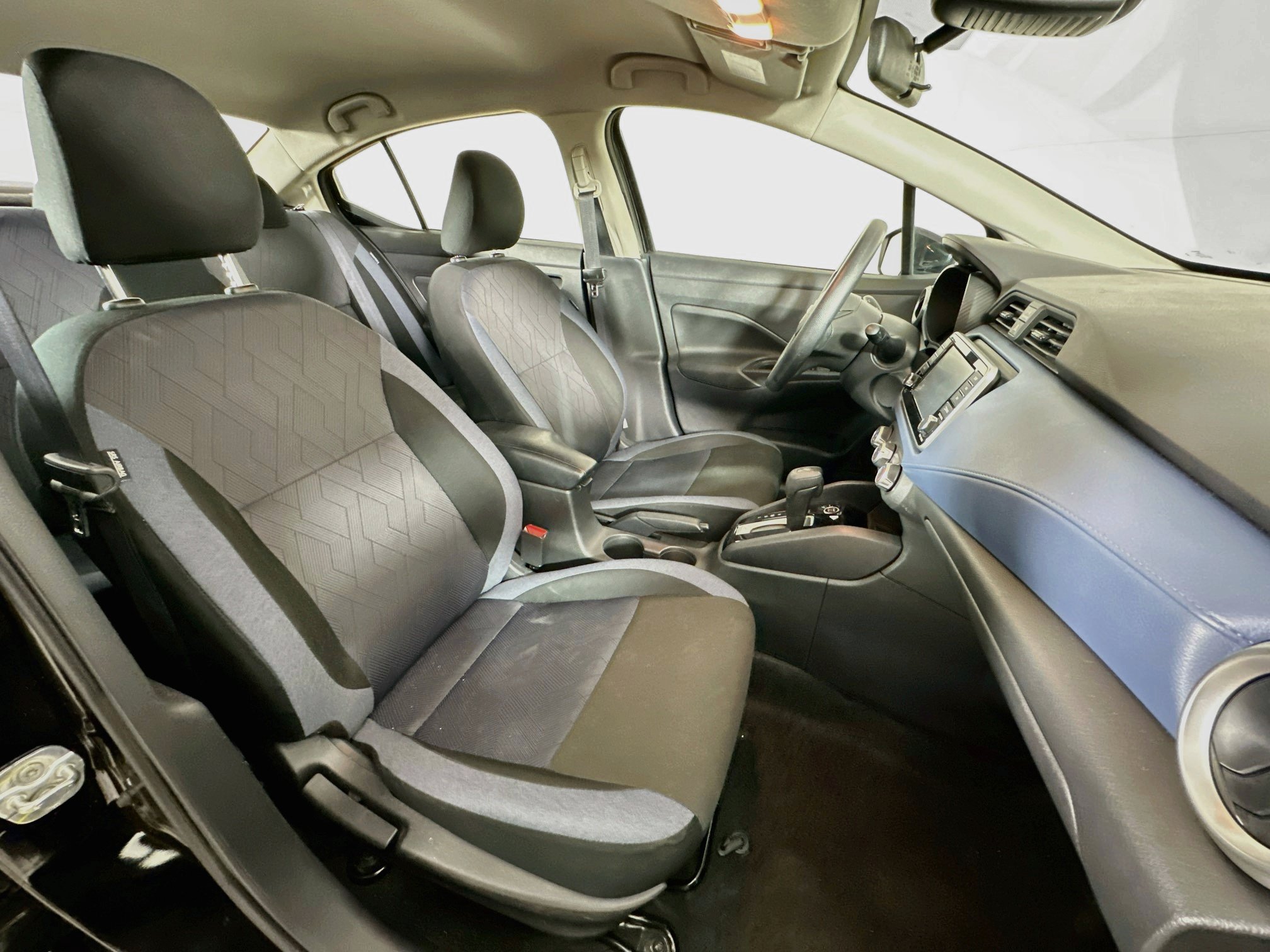 Used 2025 Nissan Versa SV FWD image 28