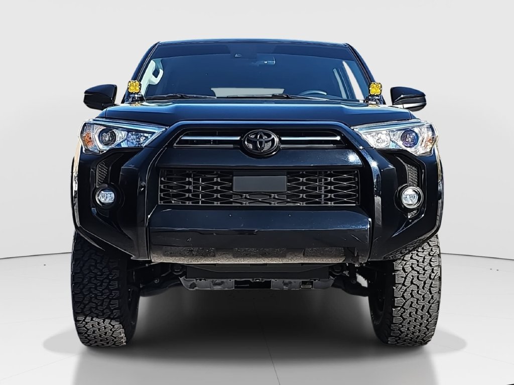 Used 2022 Toyota 4Runner SR5 AWD/4WD image 2
