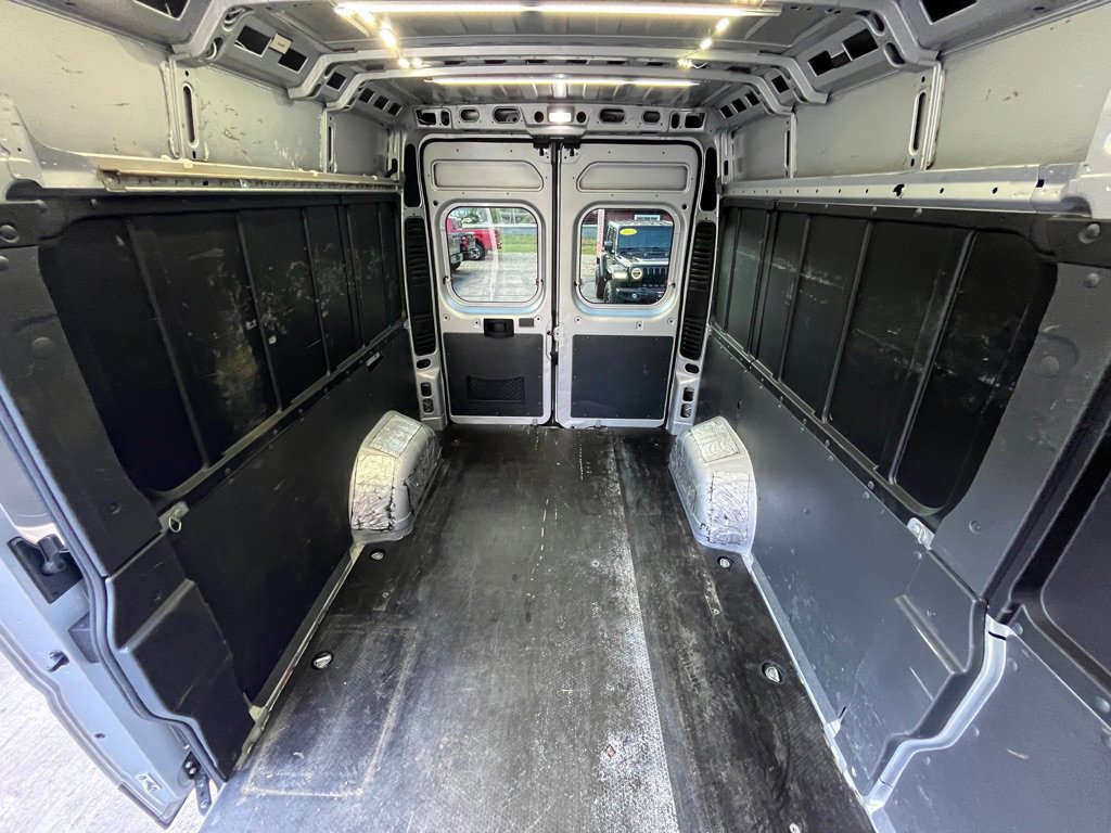Used 2015 RAM ProMaster 2500 w/ Interior Convenience Group image 9
