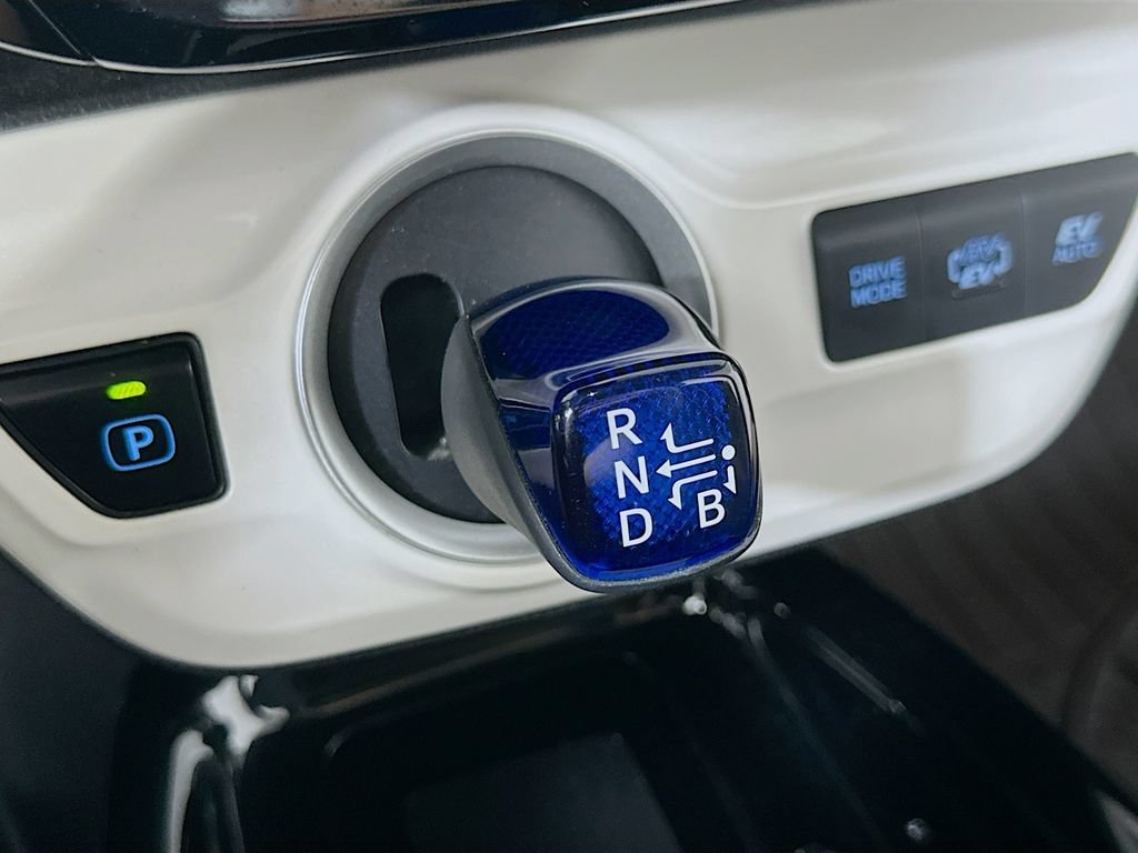 Used 2017 Toyota Prius Prime Premium FWD image 32