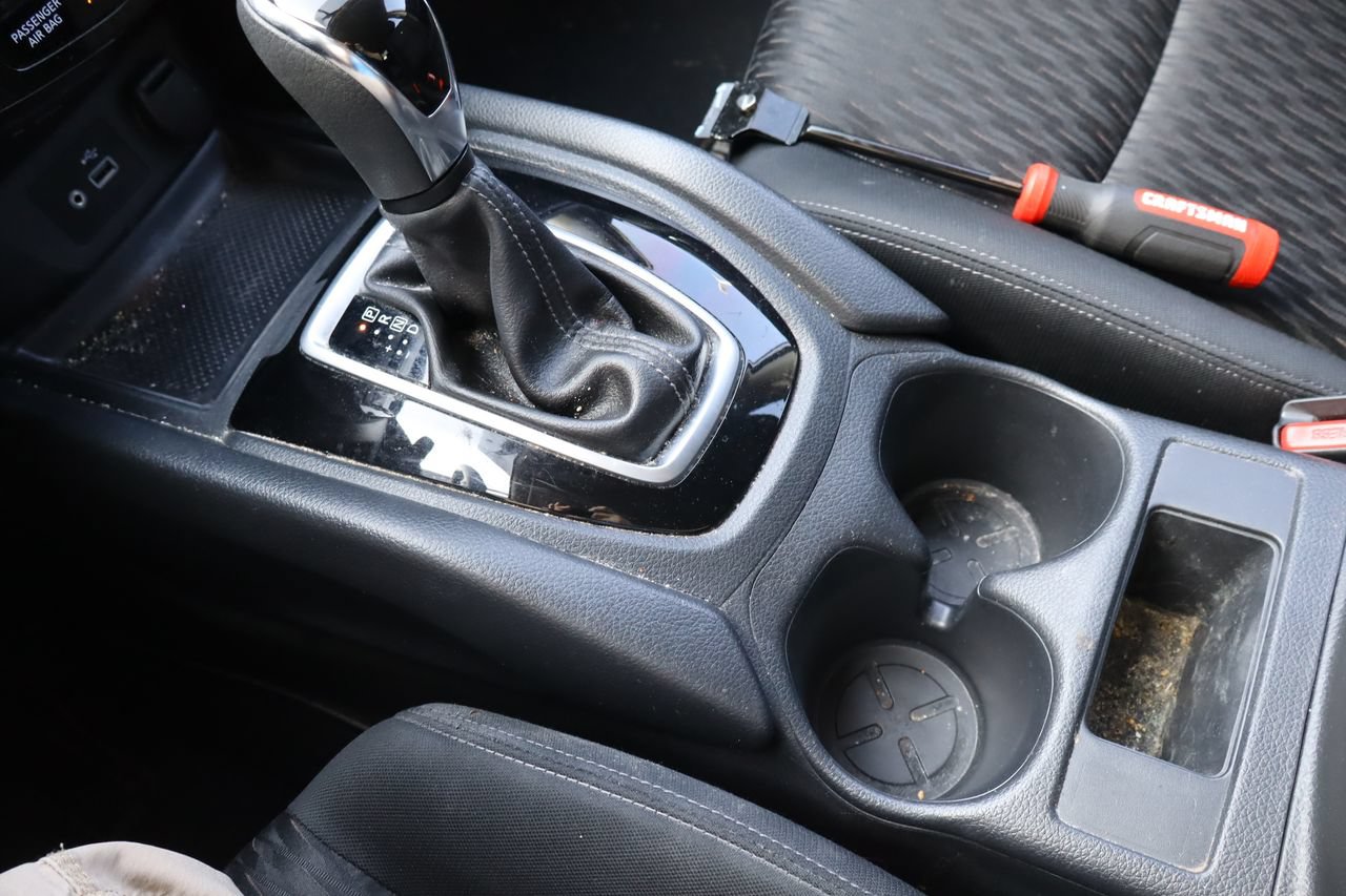 Used 2018 Nissan Rogue S FWD image 24