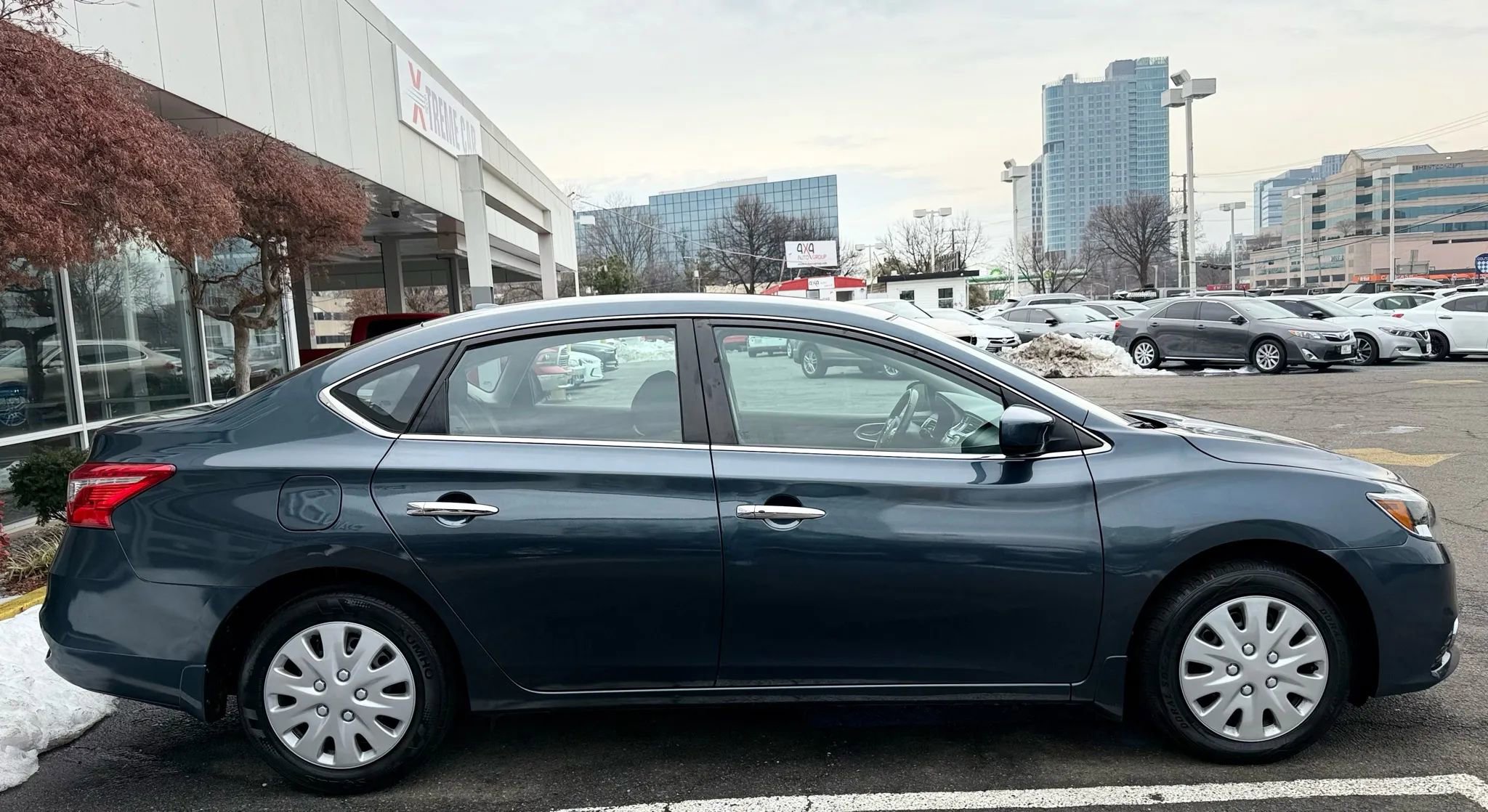 Used 2017 Nissan Sentra SV image 8