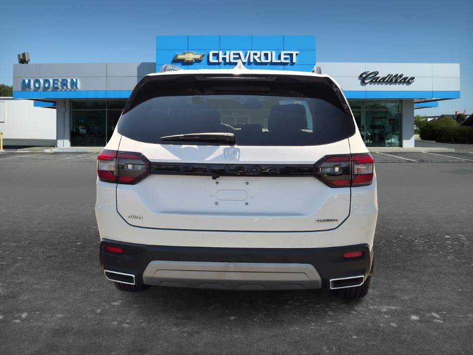 Used 2025 Honda Pilot Touring image 4