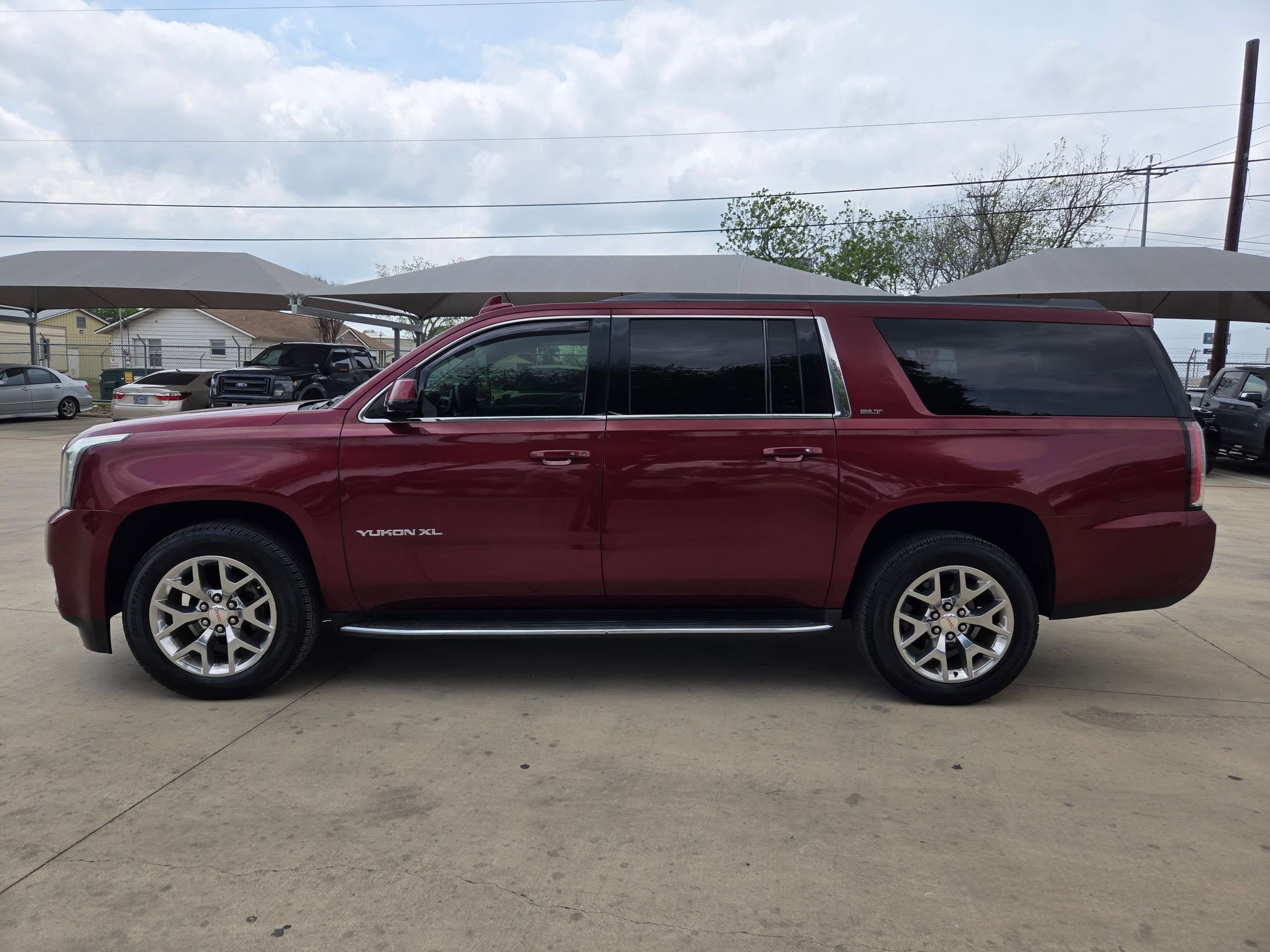 Used 2016 GMC Yukon XL SLT w/ Open Road Package image 4