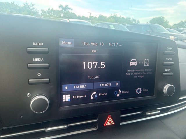 Used 2025 Hyundai Elantra SE FWD image 17