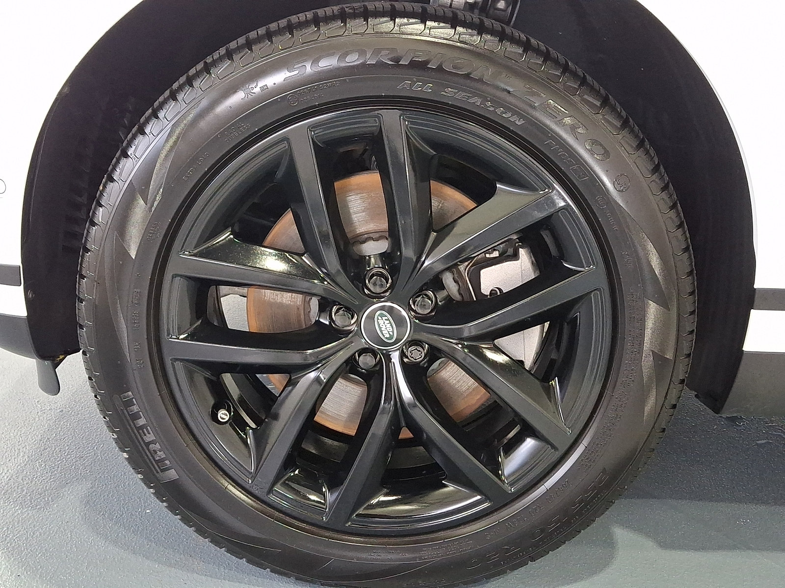 Certified 2026 Land Rover Range Rover Velar S AWD/4WD image 8