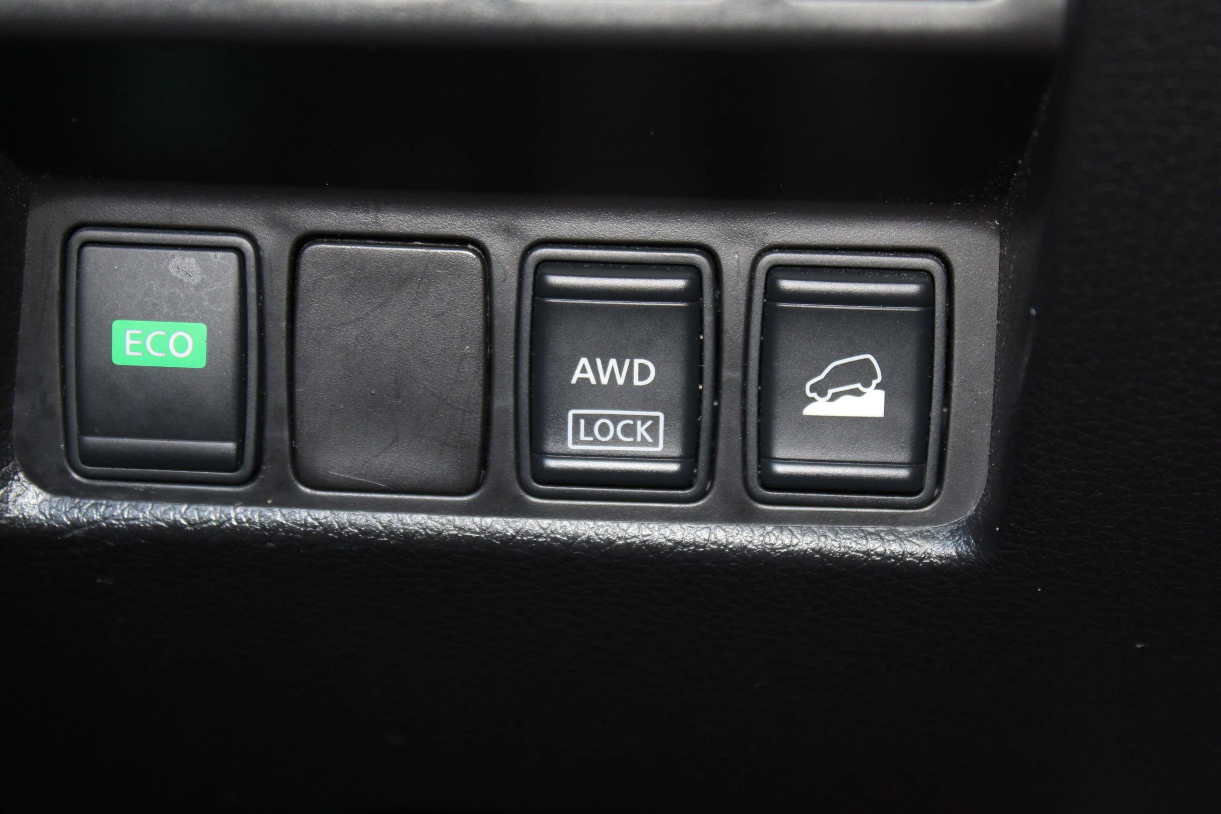Used 2015 Nissan Rogue SV AWD/4WD image 24