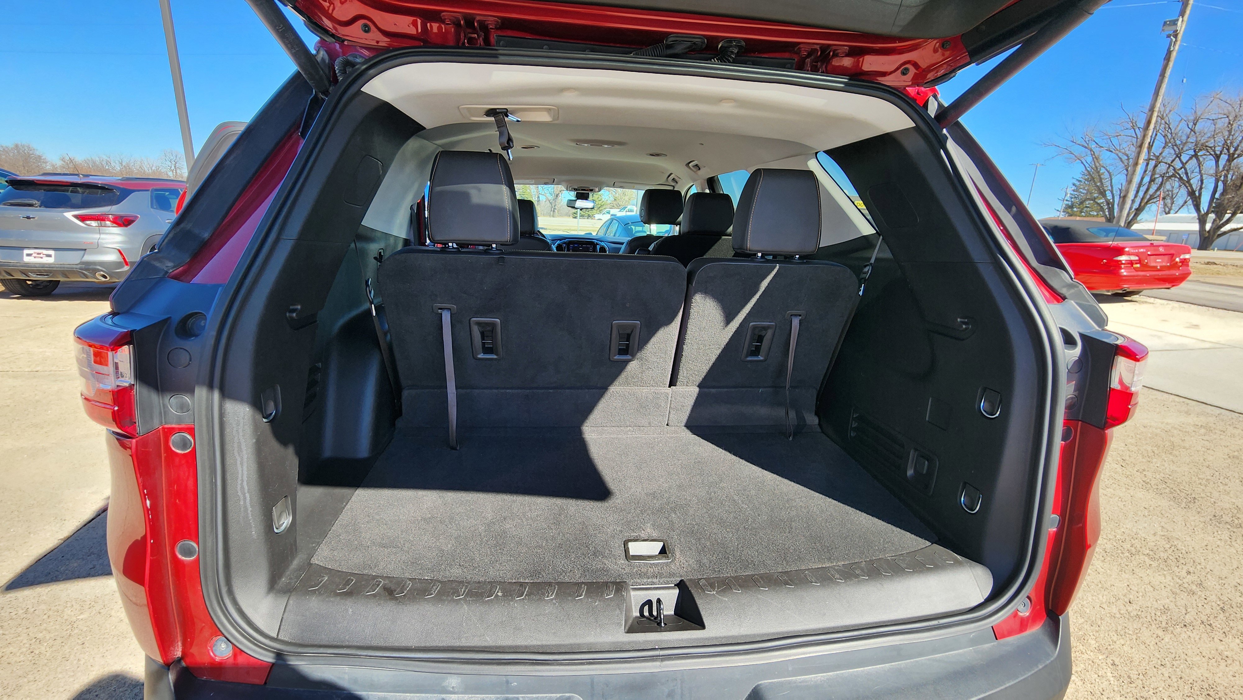 Used 2020 Chevrolet Traverse LT w/ LT Premium Package image 21