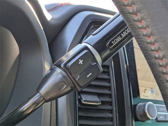 Used 2021 Nissan Titan PRO-4X w/ Pro-4x Convenience Package image 28