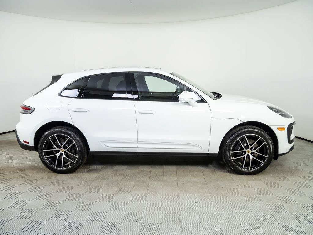 New 2026 Porsche Macan AWD/4WD image 28
