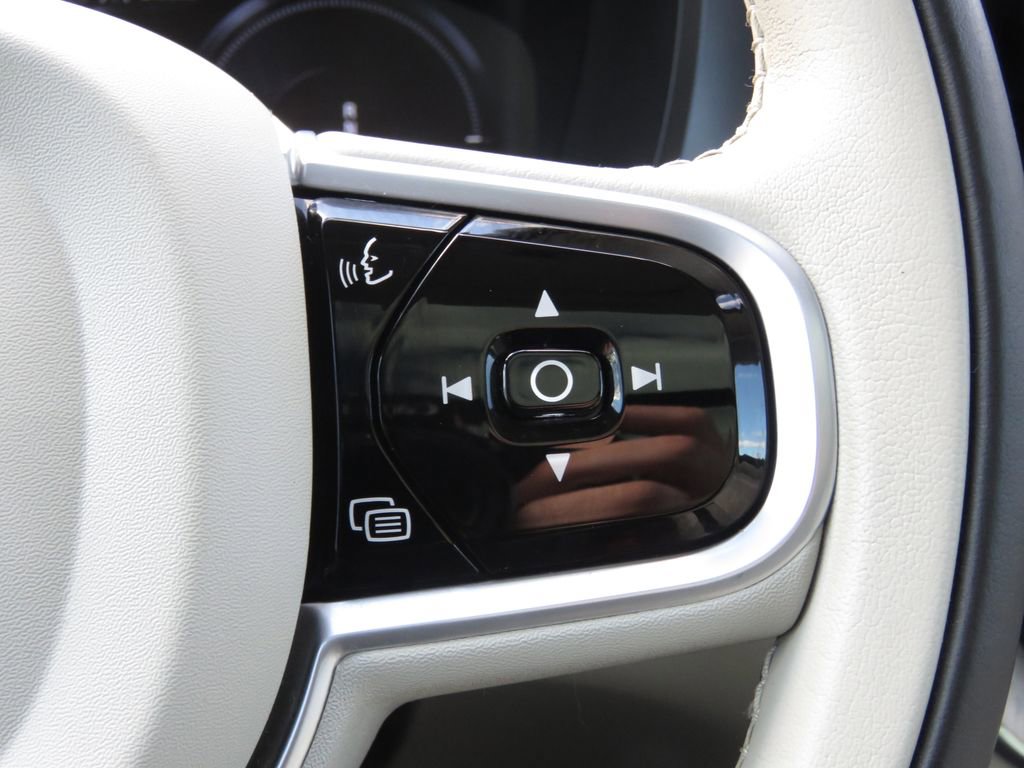 Used 2021 Volvo XC60 T8 Inscription w/ Advanced Package AWD/4WD image 23