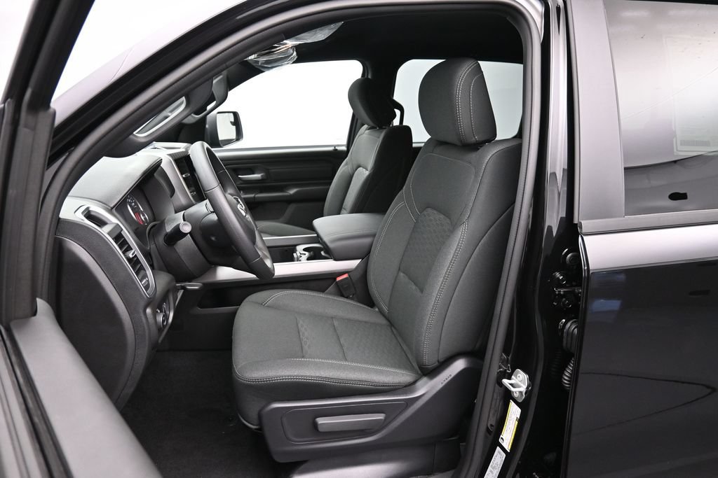 New 2026 RAM 1500 Express AWD/4WD image 17