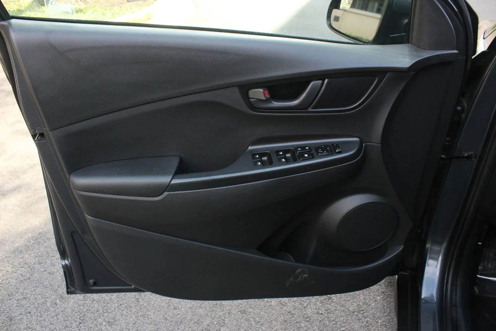 Used 2021 Hyundai Kona SE AWD/4WD image 16