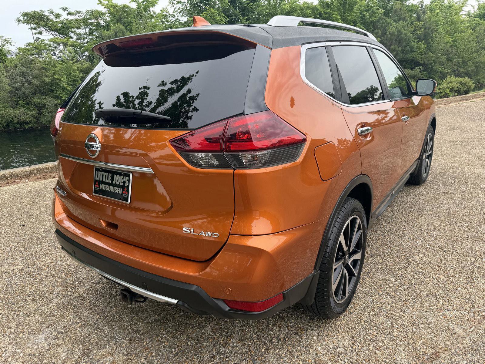 Used 2019 Nissan Rogue SL w/ Premium Package AWD/4WD image 3