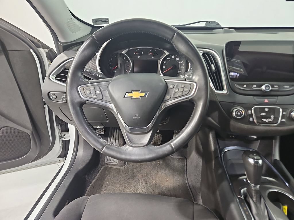 Used 2016 Chevrolet Malibu LT FWD image 14