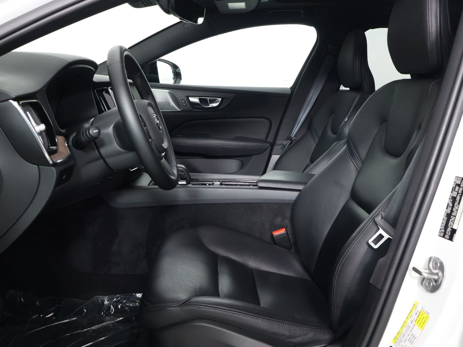Certified 2023 Volvo S60 B5 Plus w/ Climate Package FWD image 31