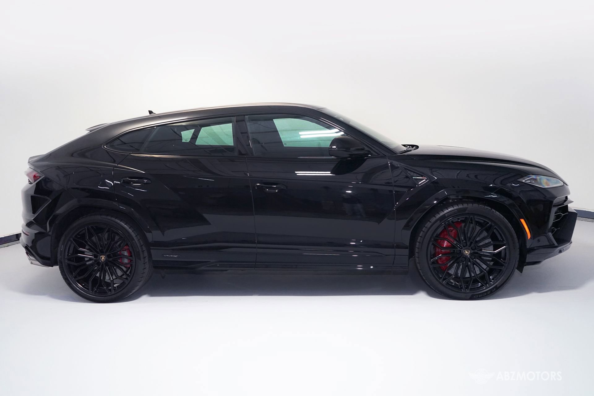 Used 2026 Lamborghini Urus SE AWD/4WD image 4