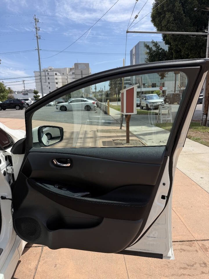 Used 2018 Nissan Leaf SV w/ SV All Weather Package FWD image 24