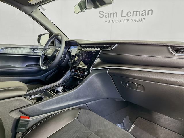 Used 2025 Jeep Grand Cherokee L Altitude image 31