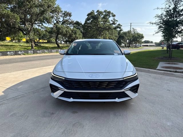 Used 2025 Hyundai Elantra SEL FWD image 7