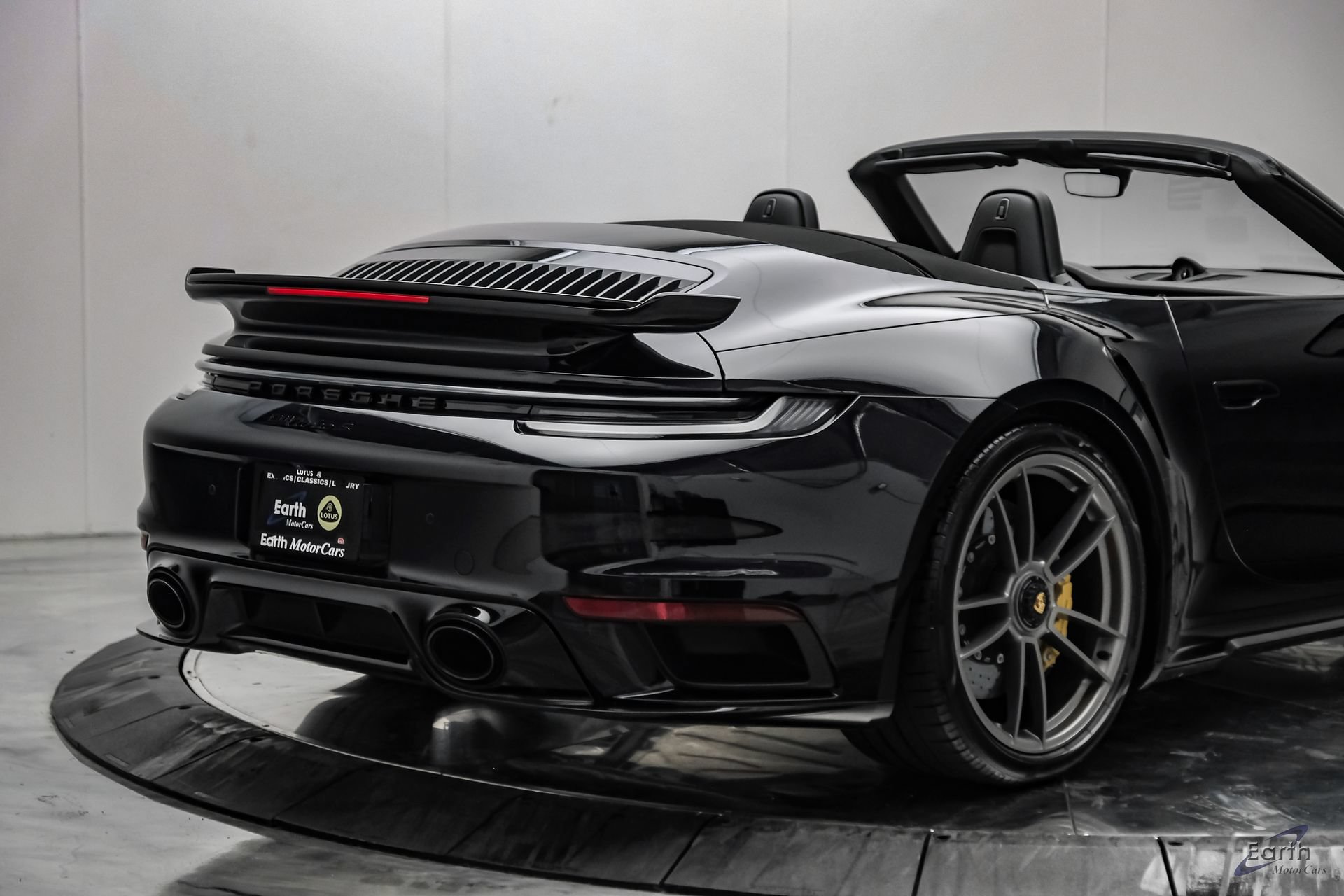 Used 2025 Porsche 911 Turbo S w/ Exterior Sport Package AWD/4WD image 24