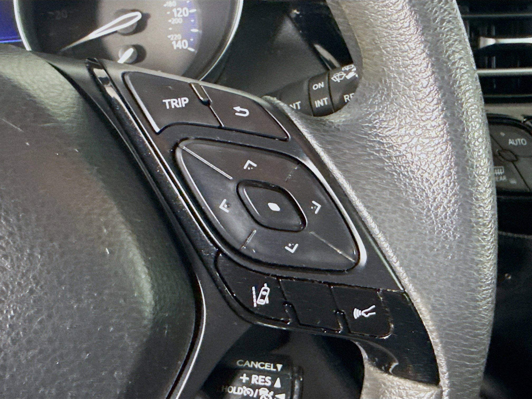 Used 2019 Toyota C-HR LE image 15