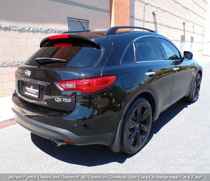 Used 2017 INFINITI QX70 AWD w/ Premium Package image 6