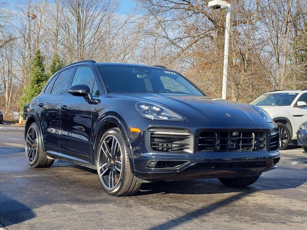 Used 2022 Porsche Cayenne GTS w/ Sport Chrono Package (8LH) image 3