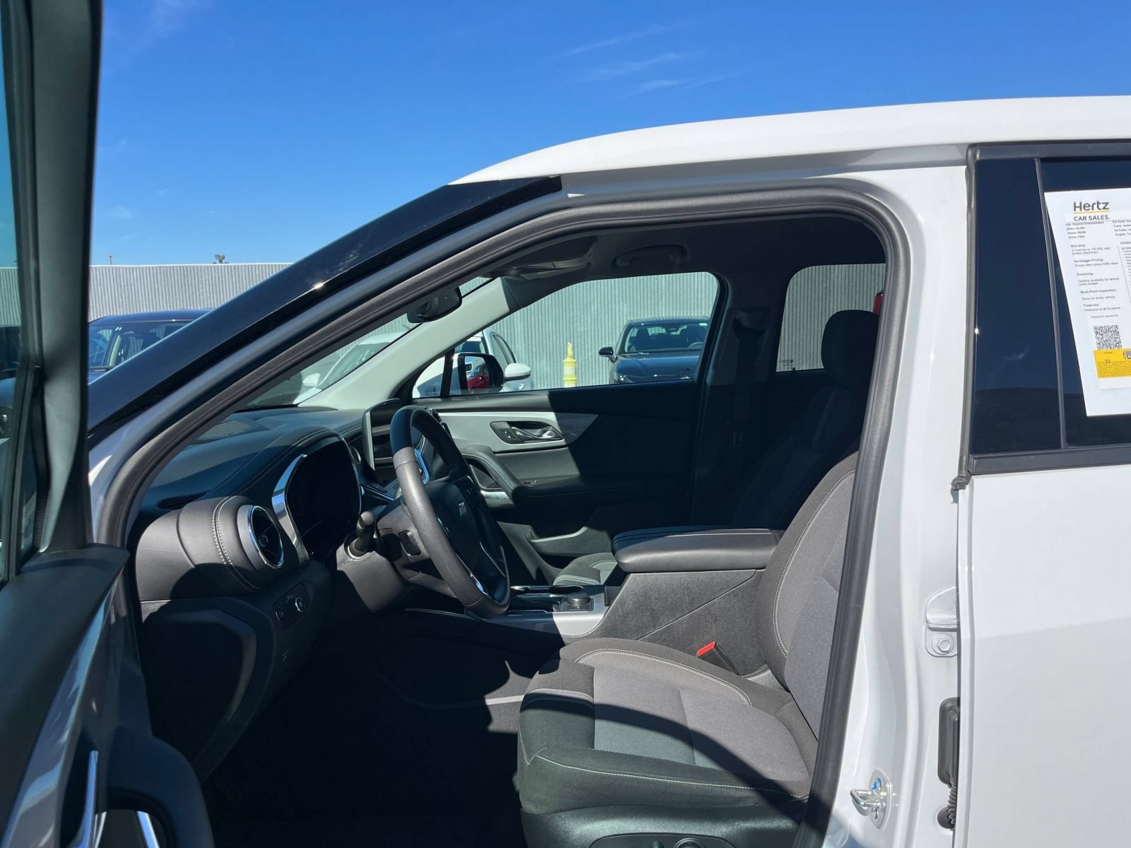 Used 2025 Chevrolet Blazer LT FWD image 27