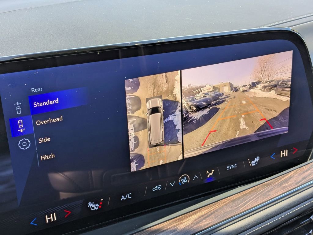 Used 2025 Chevrolet Suburban Z71 image 26