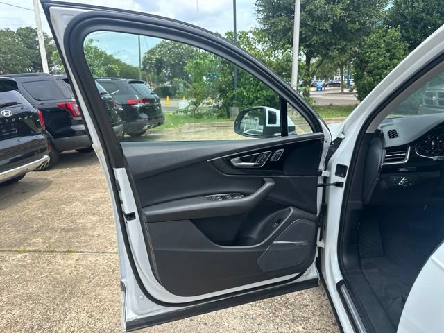Used 2019 Audi Q7 3.0T Premium Plus w/ Premium Plus Package AWD/4WD image 31
