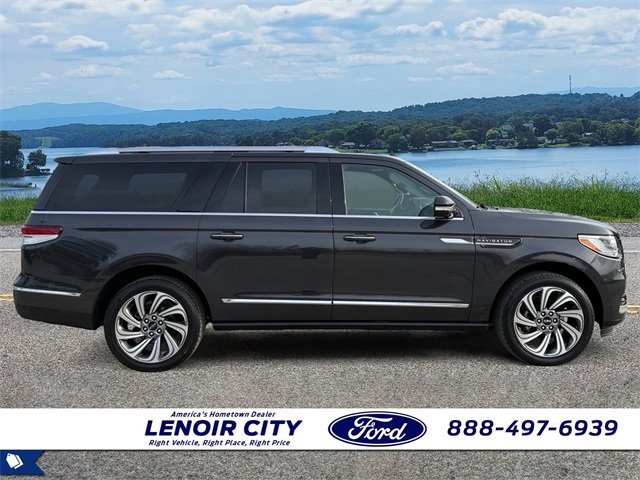 Used 2022 Lincoln Navigator L 2WD image 8