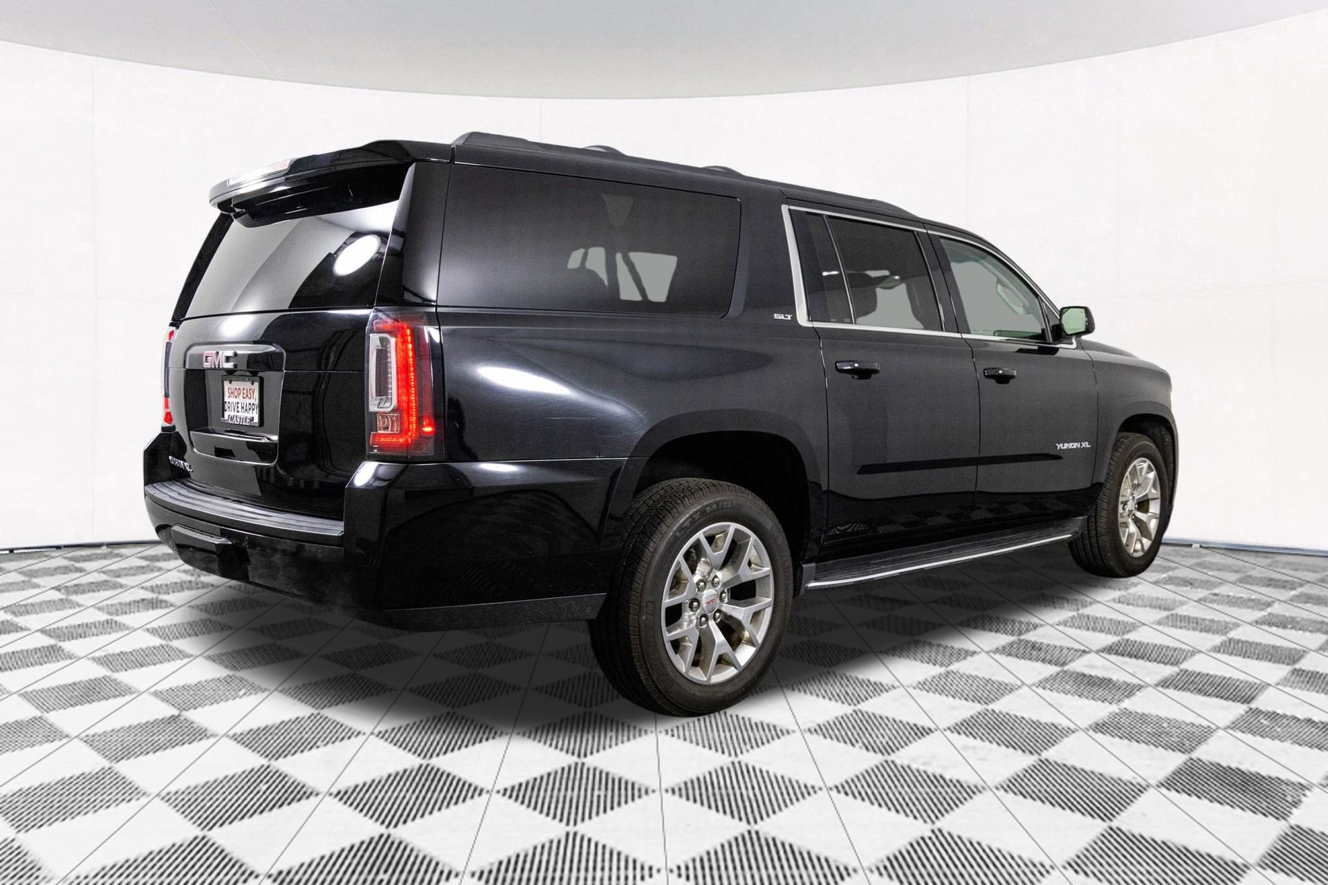 Used 2017 GMC Yukon XL SLT image 9