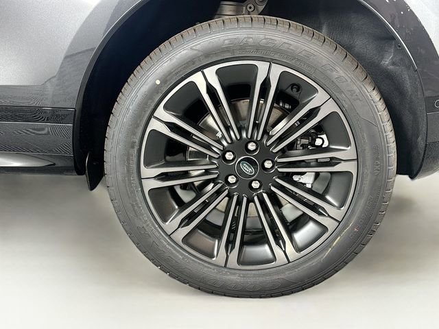 Used 2026 Land Rover Range Rover Evoque Dynamic SE AWD/4WD image 28