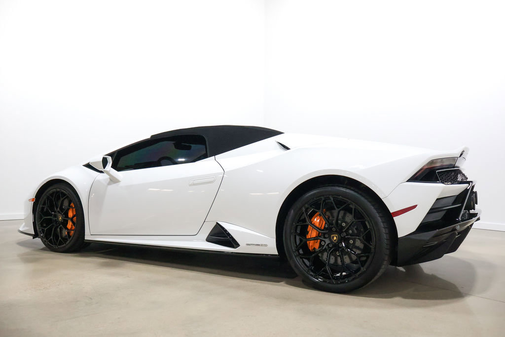 Used 2024 Lamborghini Huracan EVO image 24