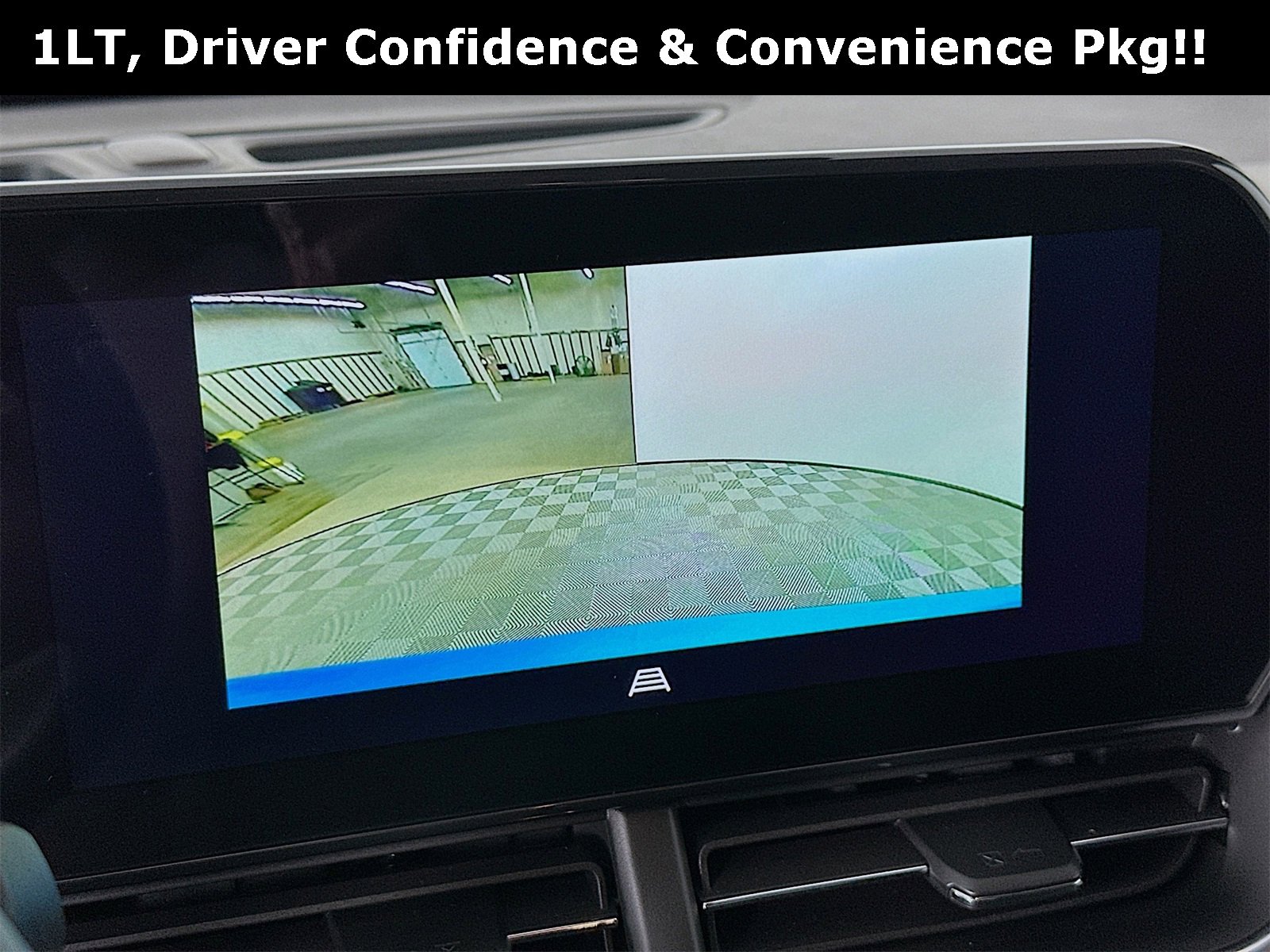 Used 2025 Chevrolet Trax LT w/ Driver Confidence Package image 14