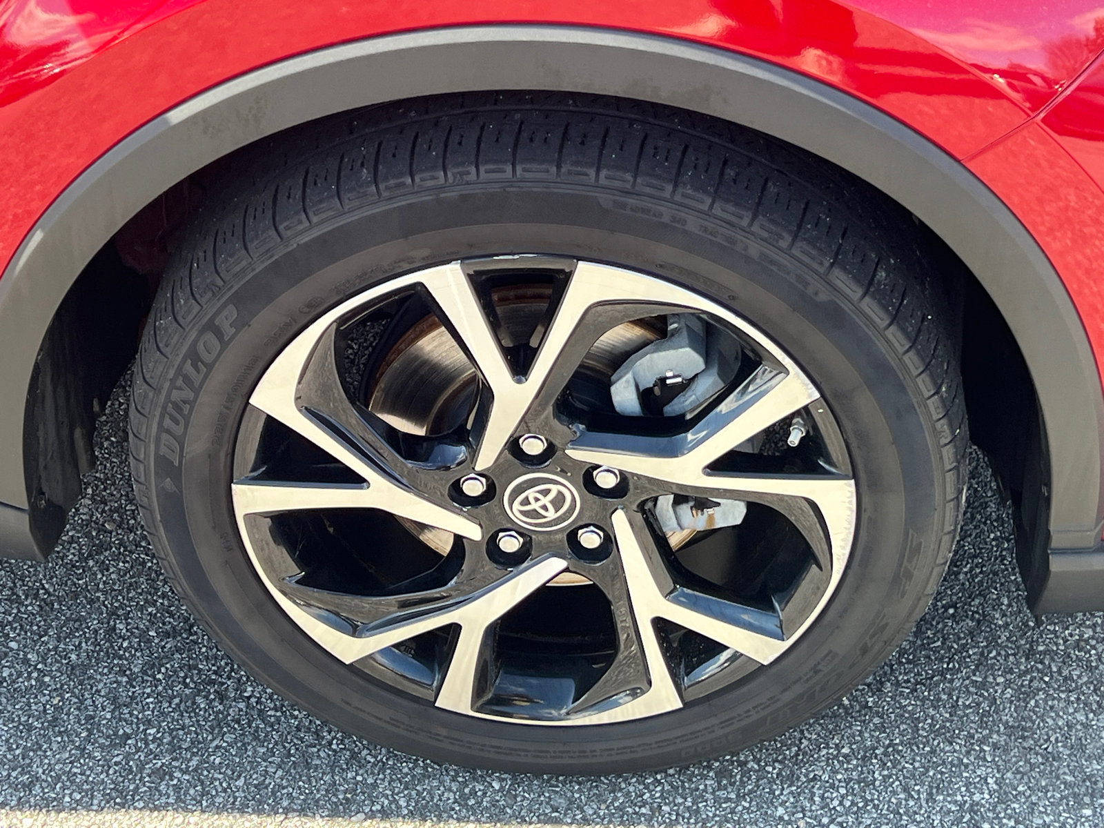 Used 2021 Toyota C-HR XLE FWD image 12