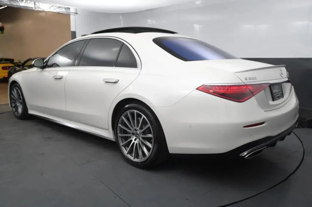 Used 2022 Mercedes-Benz S 580 4MATIC Sedan w/ AMG Line Package image 3