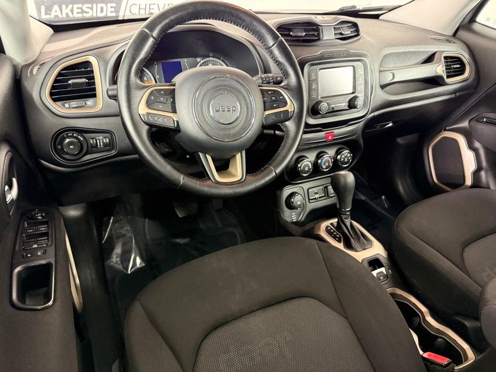 Used 2017 Jeep Renegade Latitude image 17