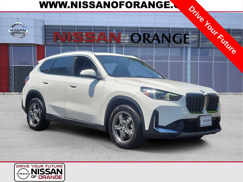 Used 2023 BMW X1 xDrive28i AWD/4WD image 1