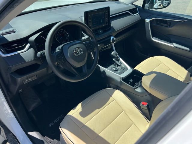 Used 2021 Toyota RAV4 LE w/ Carpet Mat Package (TMS) AWD/4WD image 17