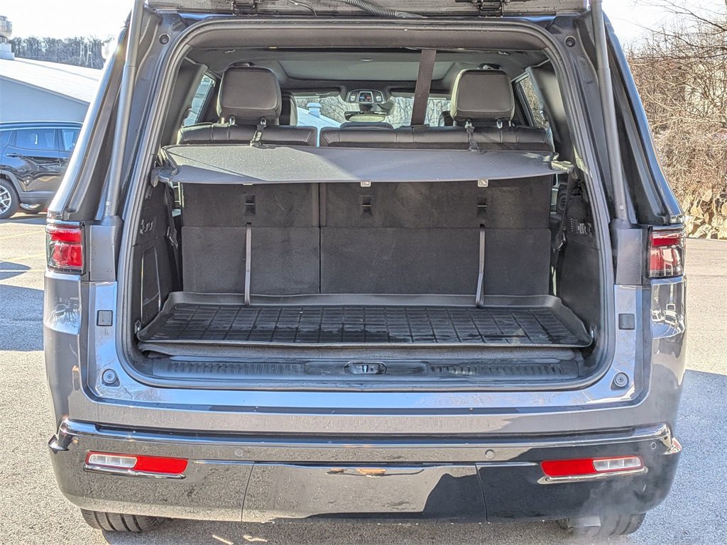 Used 2023 Jeep Wagoneer Series II image 5